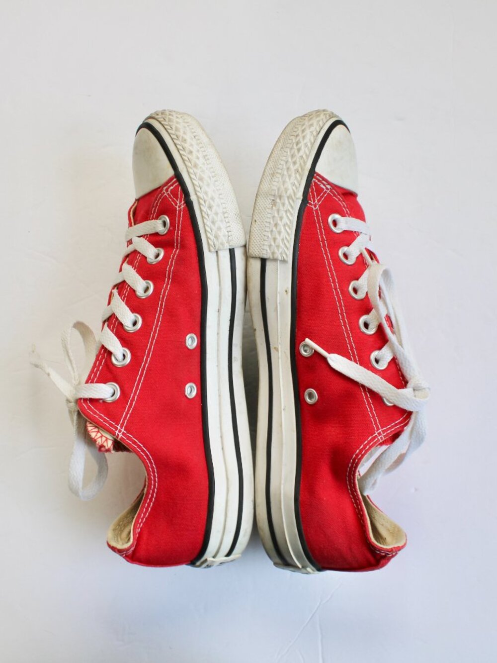 Converse Chuck Taylor All Star Low Top Sneakers in Red Canvas Size 7 M / 9 W - Picture 6 of 7